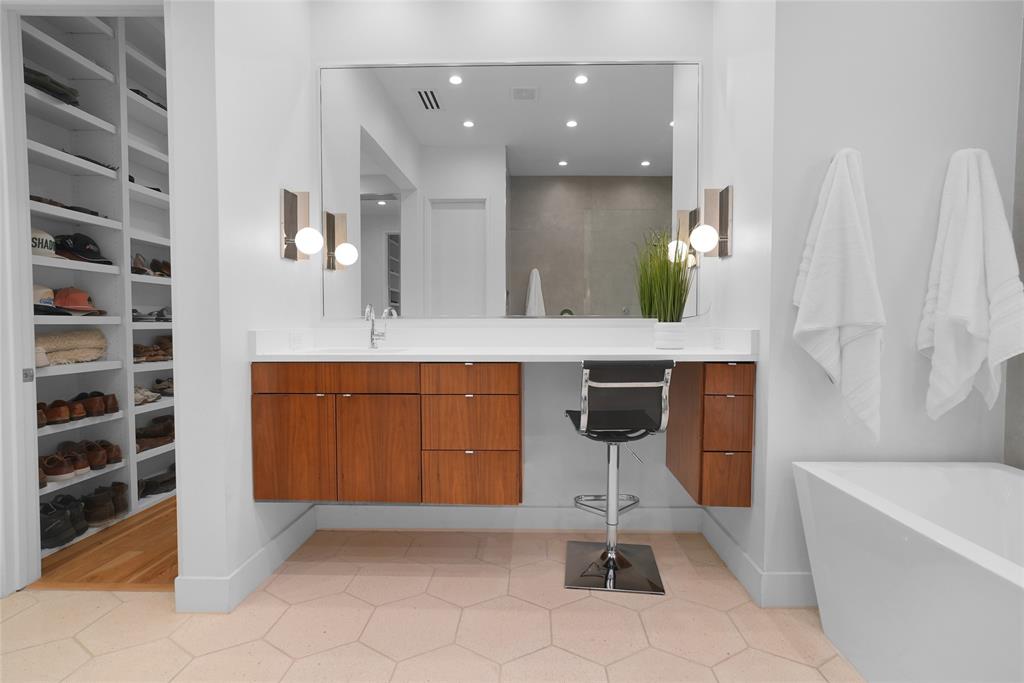 4135 Valley Ridge Road Dallas, TX 75220 - Photo 23 of 38