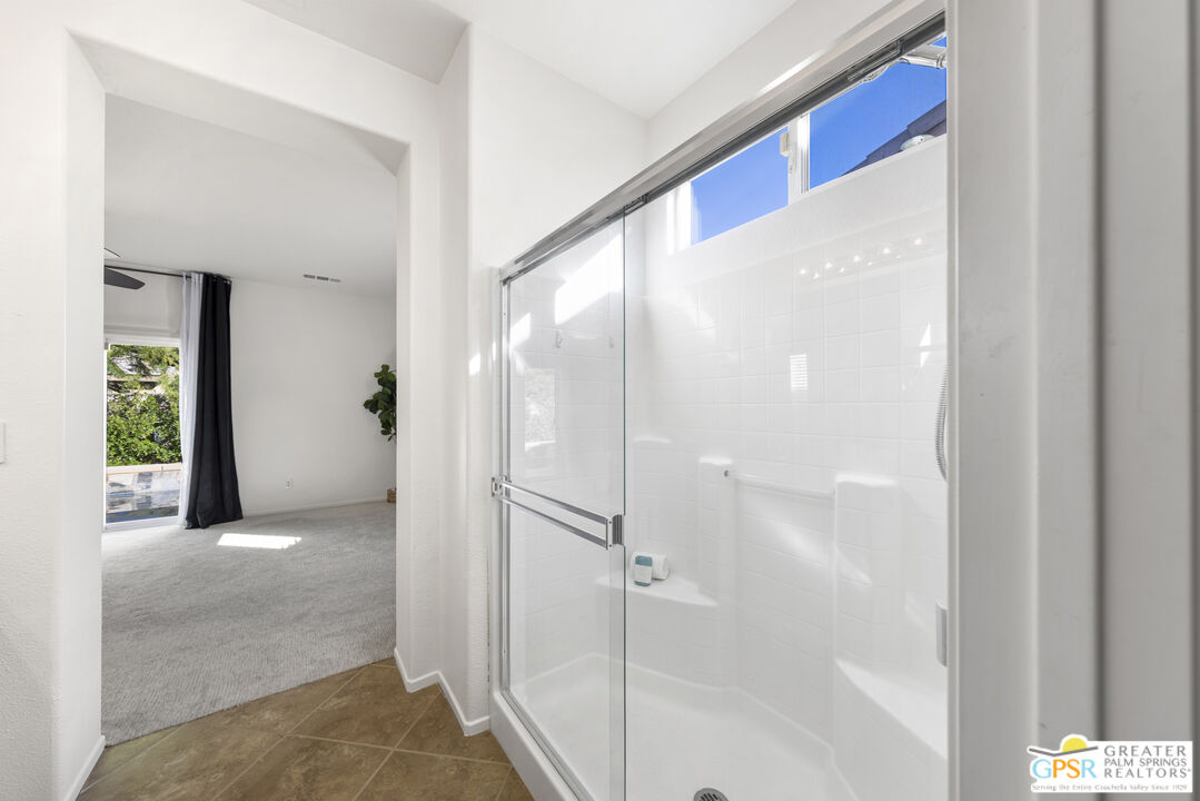 1264 Oro Ridge Palm Springs, CA 92262 - Photo 21 of 38 a view of a bathroom