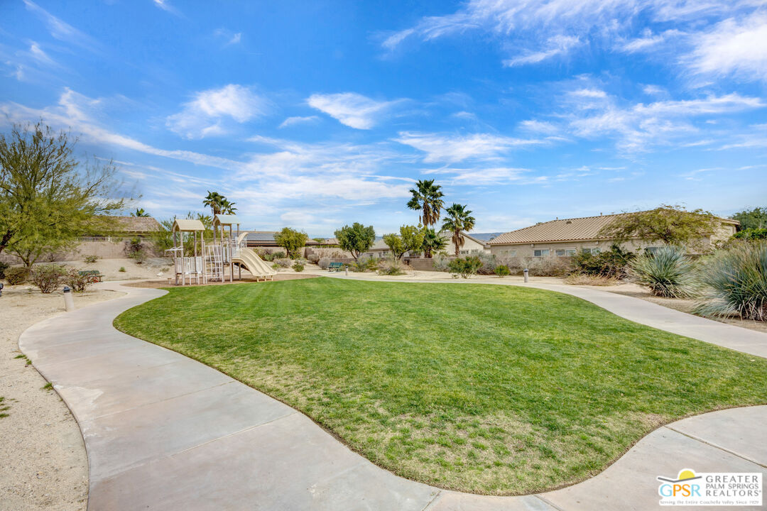 1264 Oro Ridge Palm Springs, CA 92262 - Photo 36 of 38 a view of a garden