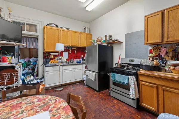 $995,000 | 1134-1136 Treat Avenue, San Francisco, CA 94110
