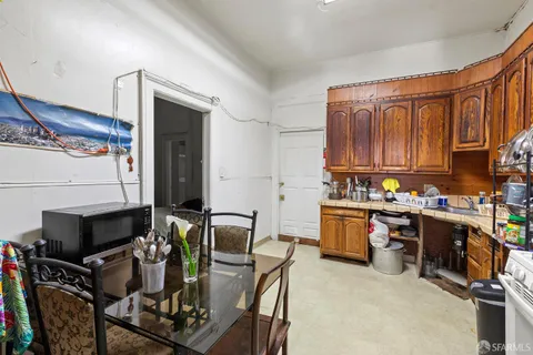 $995,000 | 1134-1136 Treat Avenue, San Francisco, CA 94110