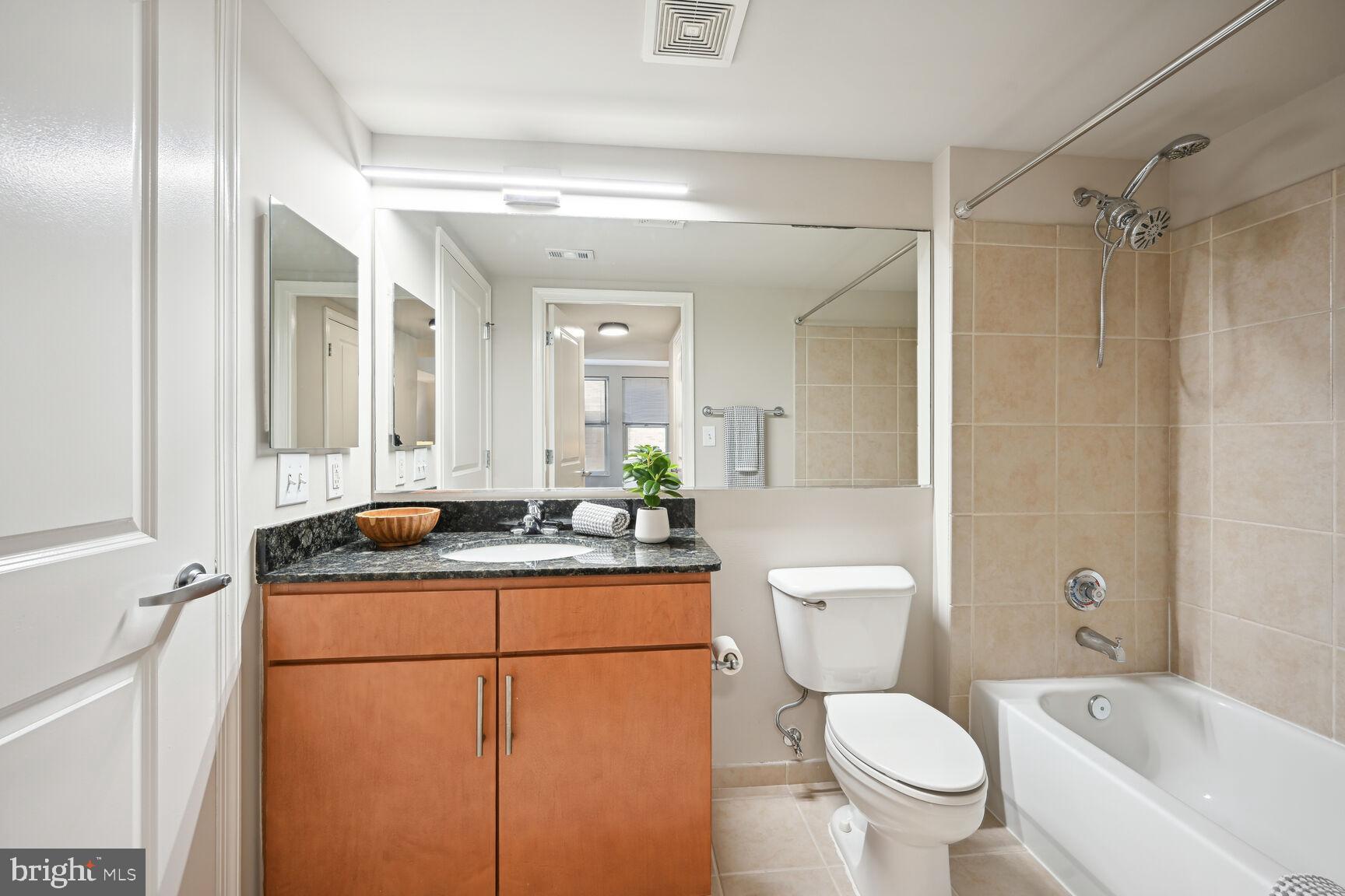 915 E Street Northwest, Unit 903 Washington, DC 20004 - Photo 14 of 23