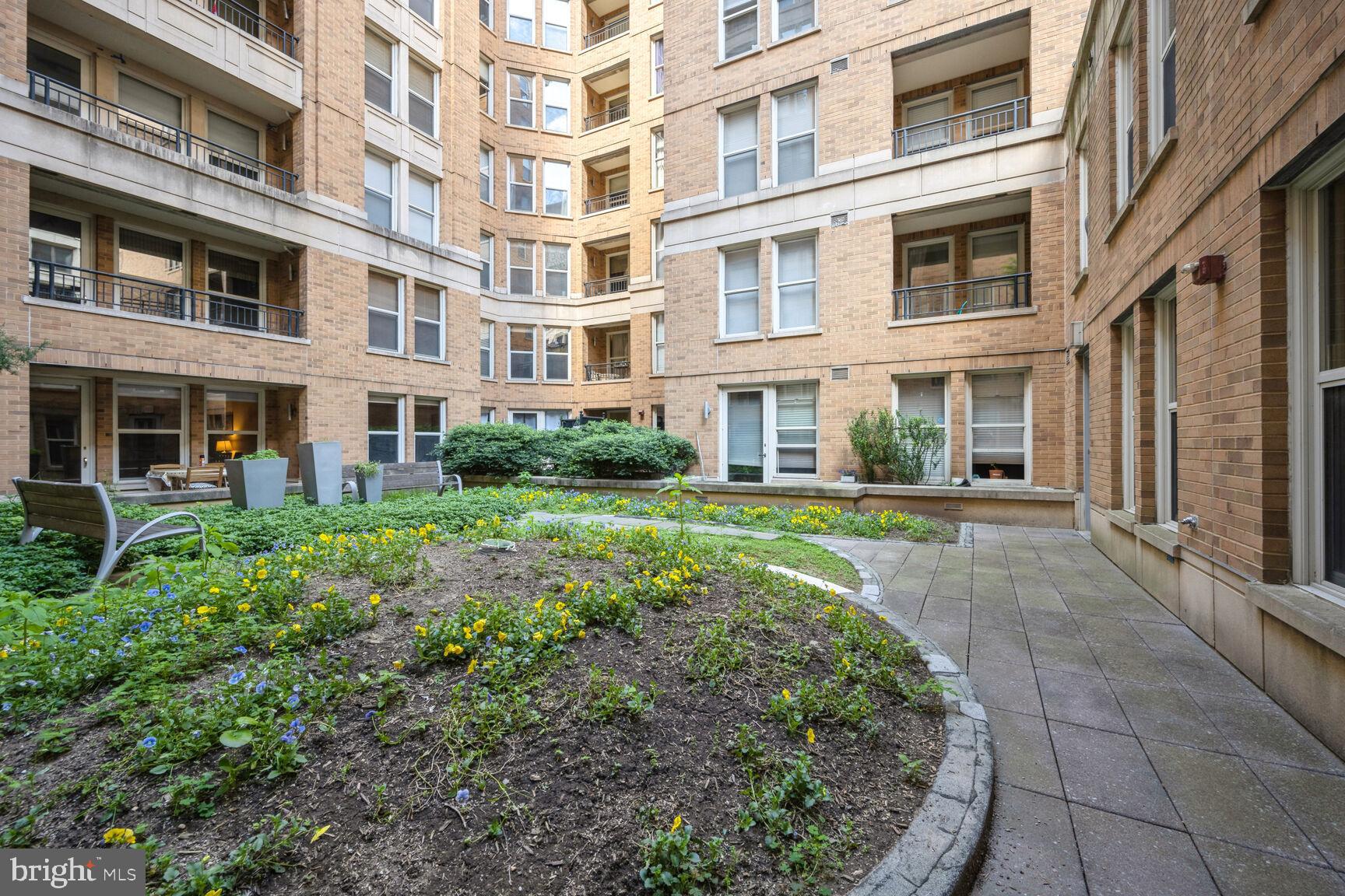 915 E Street Northwest, Unit 903 Washington, DC 20004 - Photo 22 of 23 Courtyard