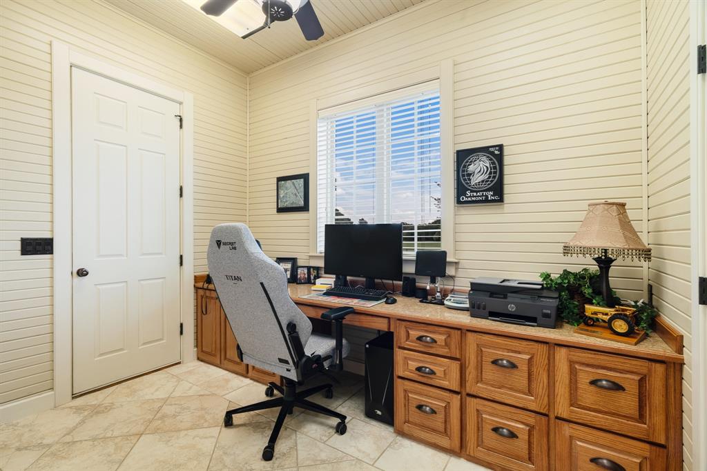 5500 Farm Road 195 Paris, TX 75462 - Photo 14 of 40 a view of a workspace with furniture