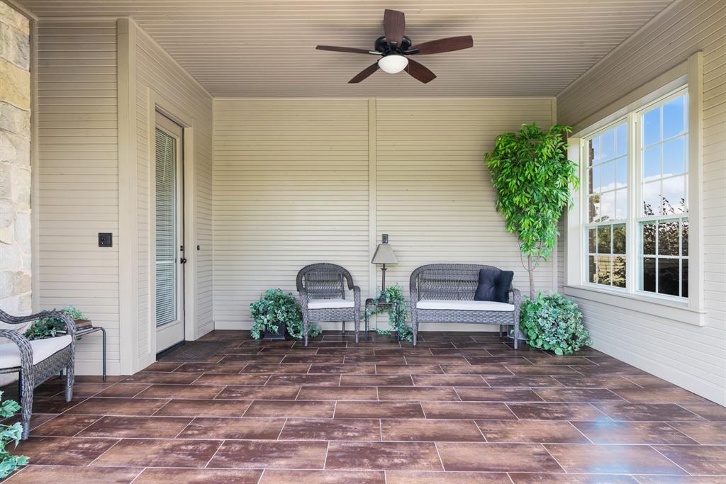 5500 Farm Road 195 Paris, TX 75462 - Photo 30 of 40 a view of a entryway of the house