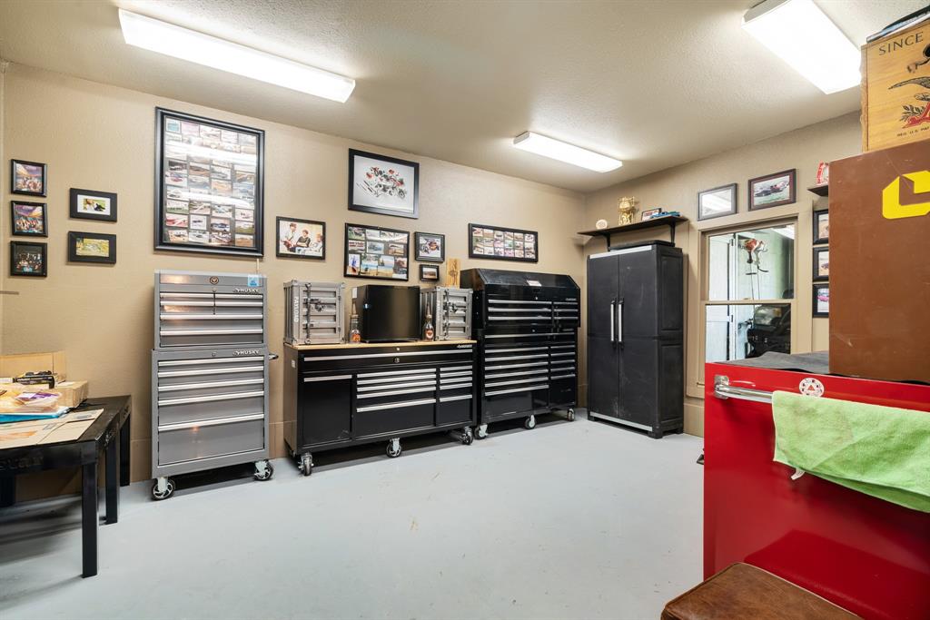 5500 Farm Road 195 Paris, TX 75462 - Photo 37 of 40 a view of livingroom with furniture and workspace