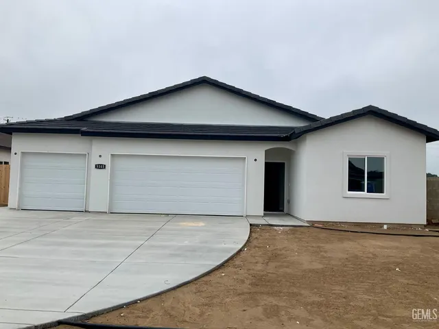 $617,500 | Undisclosed Address, Bakersfield, CA 93307