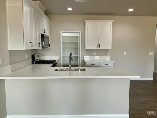 $574,900 | Undisclosed Address, Bakersfield, CA 93307