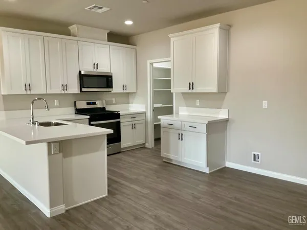 $574,900 | Undisclosed Address, Bakersfield, CA 93307