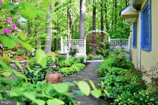 19 Overhill Road Baltimore, MD 21228 - Photo 8 of 14