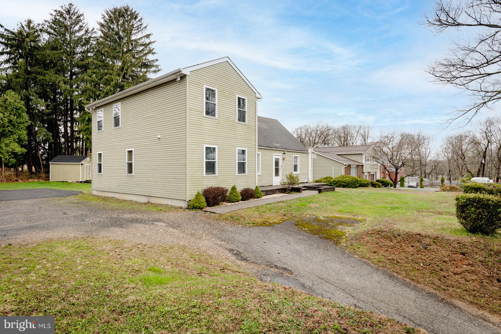 662 Welsh Road Philadelphia, PA 19115 - Photo 3 of 38