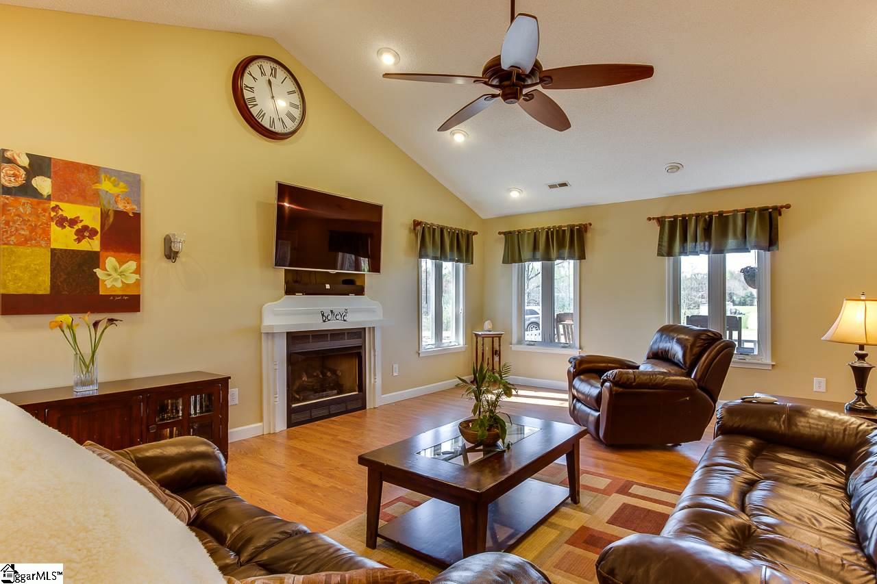 717 Praters Creek Road Pickens, SC 29671 - Photo 4 of 36