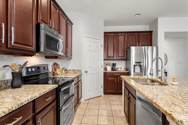 $600,000 | 15058 Sawgrass Bluff Drive, Winter Garden, FL 34787