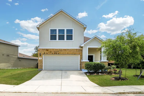 $2,300 | 5602 Chestnut Crossing, San Antonio, TX 78259