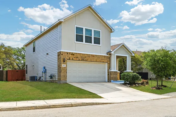 $2,300 | 5602 Chestnut Crossing, San Antonio, TX 78259