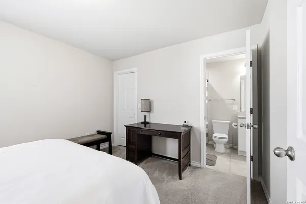 $2,300 | 5602 Chestnut Crossing, San Antonio, TX 78259