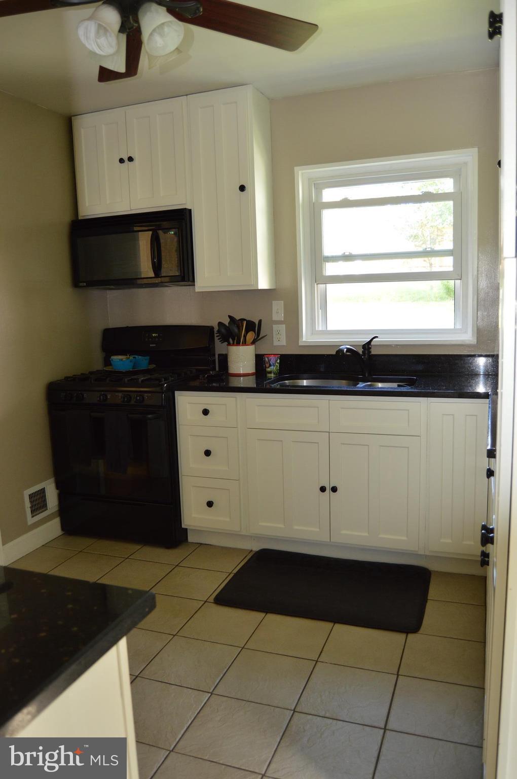 1003 Hartmont Road Catonsville, MD 21228 - Photo 12 of 29 Kitchen