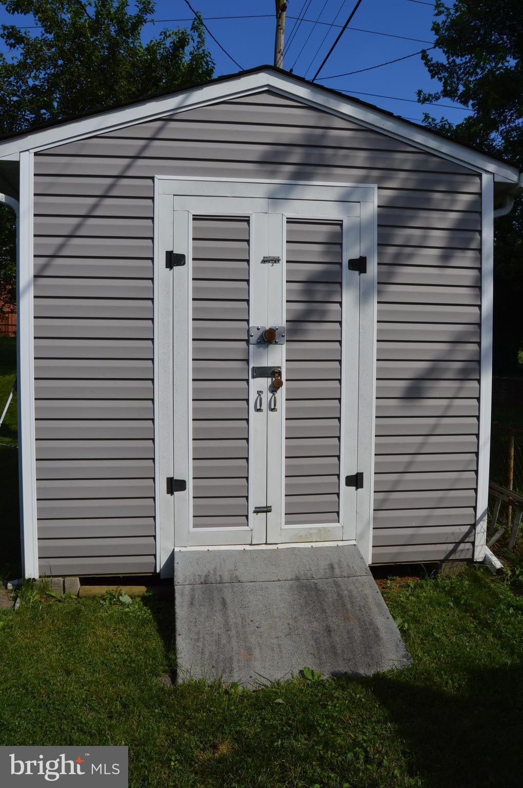 1003 Hartmont Road Catonsville, MD 21228 - Photo 26 of 29 1 of 2 storage sheds
