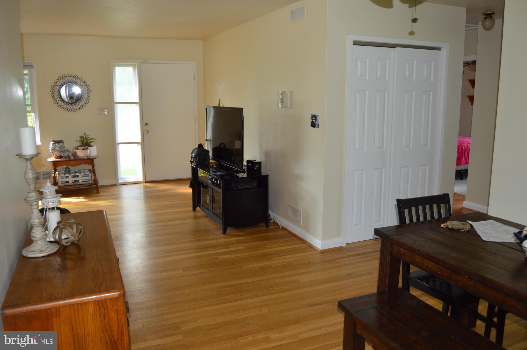 1003 Hartmont Road Catonsville, MD 21228 - Photo 10 of 29 Interior (General)