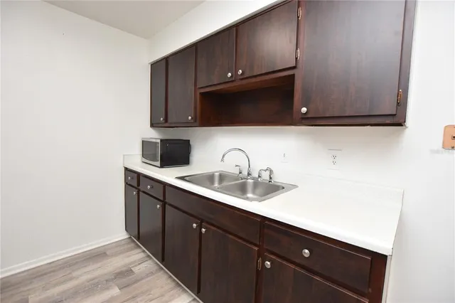 $999 | 619 Robin Road, Unit 2, Lakeland, FL 33803