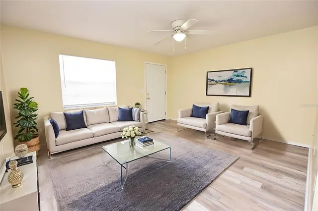 $999 | 619 Robin Road, Unit 2, Lakeland, FL 33803