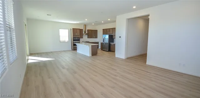 $3,690 | 552 Parkwind Lane, Las Vegas, NV 89138