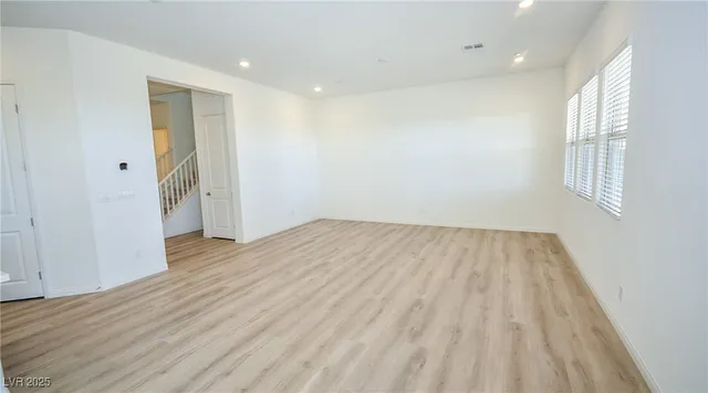 $3,690 | 552 Parkwind Lane, Las Vegas, NV 89138