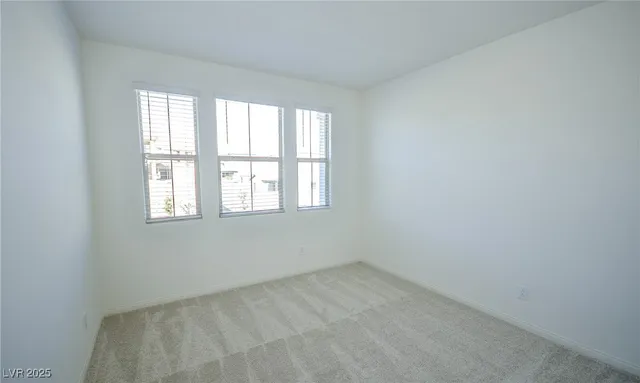 $3,690 | 552 Parkwind Lane, Las Vegas, NV 89138