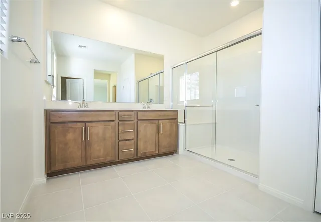 $3,690 | 552 Parkwind Lane, Las Vegas, NV 89138