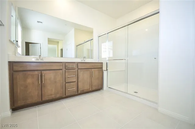 $3,690 | 552 Parkwind Lane, Las Vegas, NV 89138