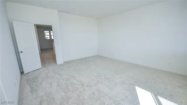 $3,690 | 552 Parkwind Lane, Las Vegas, NV 89138