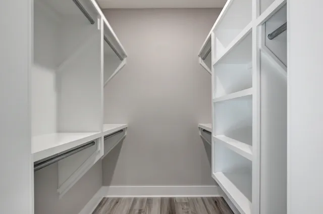 a view of entryway with bathroom