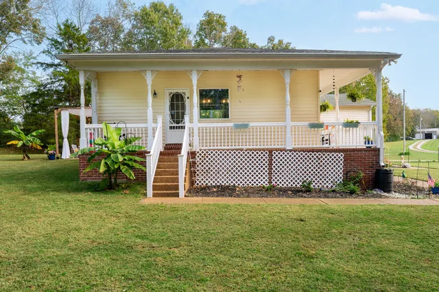 $389,900 | 221 Mckenzie Lane, Summertown, TN 38483