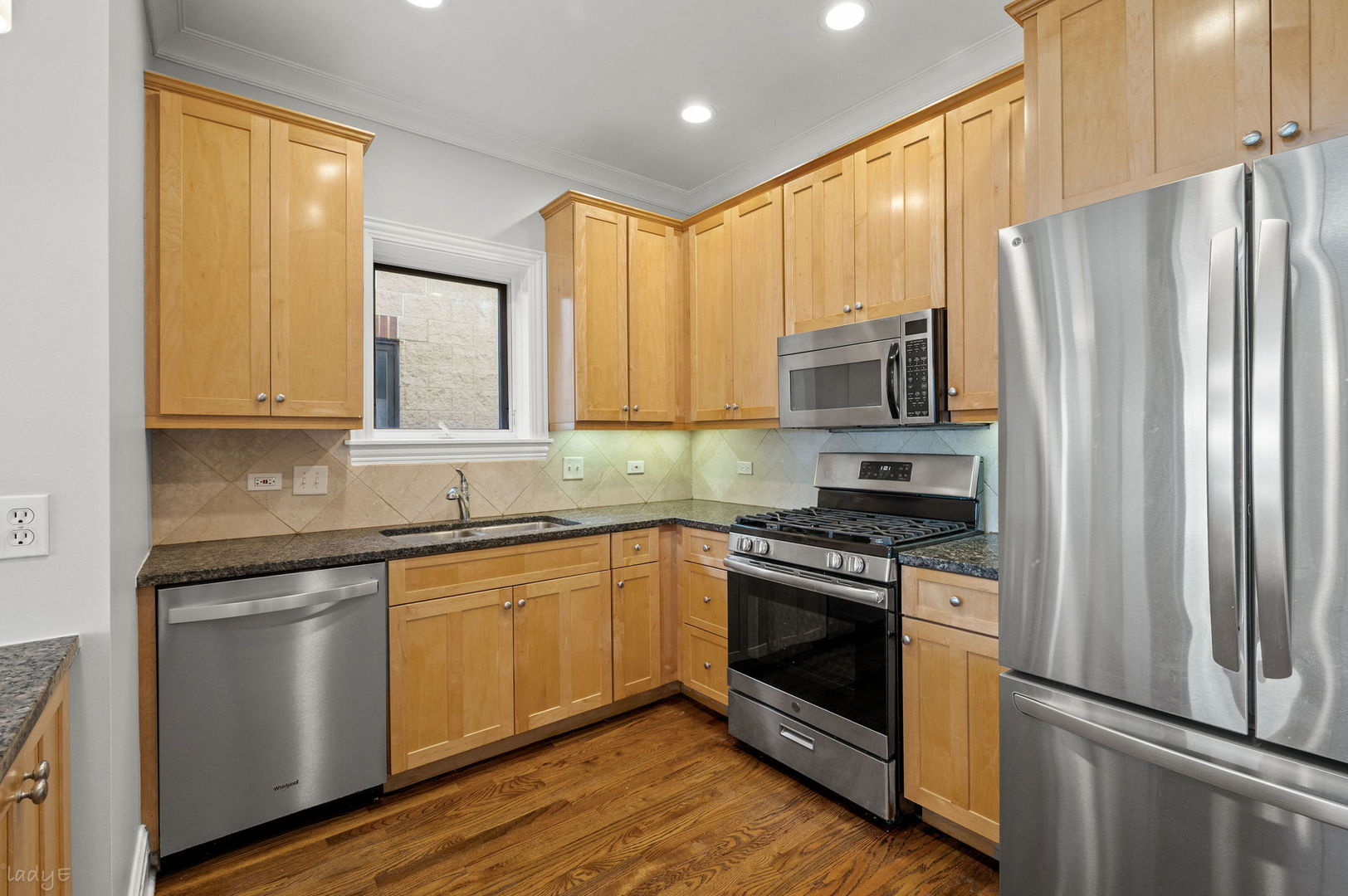 924 West Dakin Street, Unit 4 Chicago, IL 60613 - Photo 11 of 30
