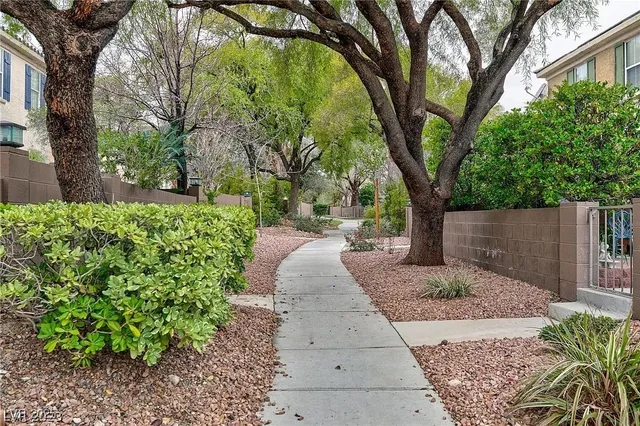 $2,200 | 9909 Calabasas Avenue, Las Vegas, NV 89117