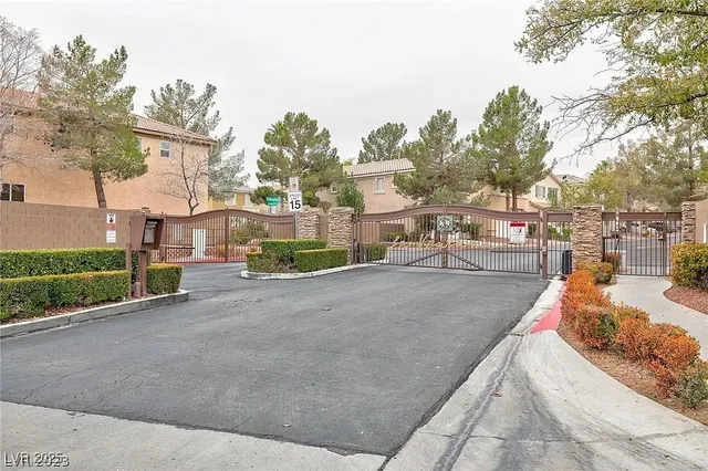 $2,200 | 9909 Calabasas Avenue, Las Vegas, NV 89117