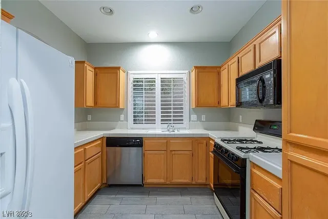 $2,200 | 9909 Calabasas Avenue, Las Vegas, NV 89117