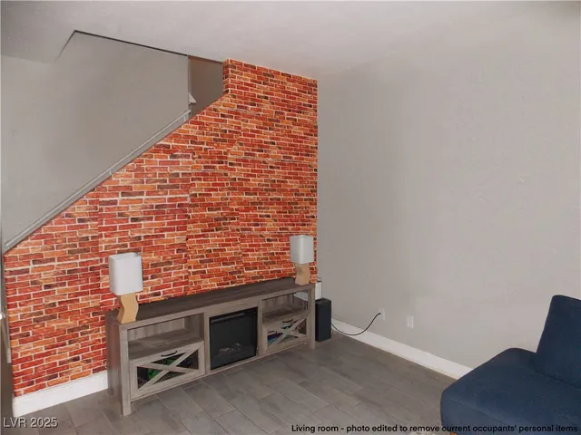 $2,200 | 9909 Calabasas Avenue, Las Vegas, NV 89117