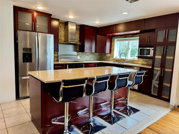 $4,999 | 6 Fairway Drive, Old Bethpage, NY 11804