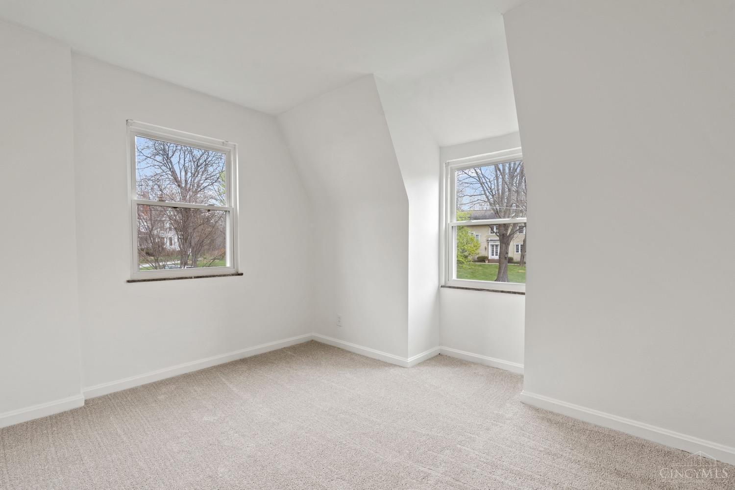 6229 Robison Road Cincinnati, OH 45213 - Photo 24 of 35 Gallery Image 24