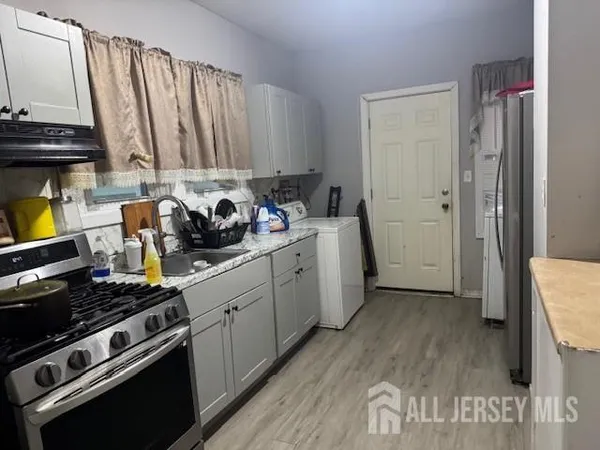 $630,000 | 130 Catalpa Avenue, Perth Amboy, NJ 08861