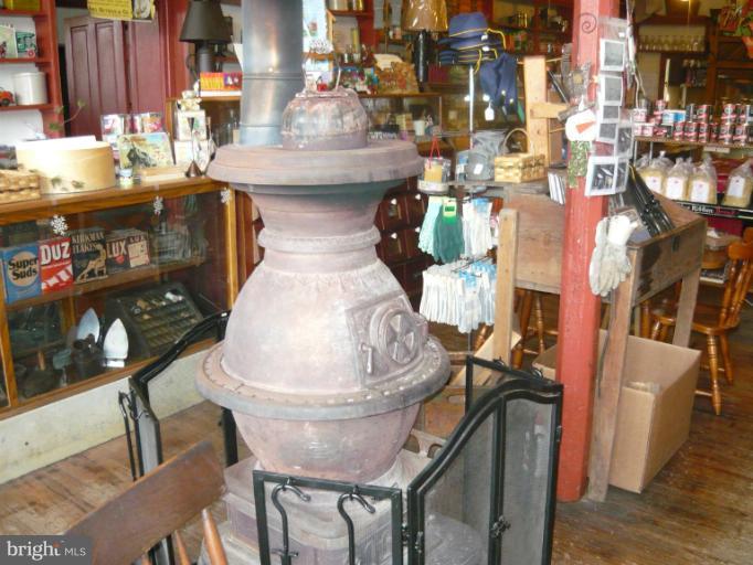 14921 Rufus Wilson Road Clear Spring, MD 21722 - Photo 3 of 25 interior store