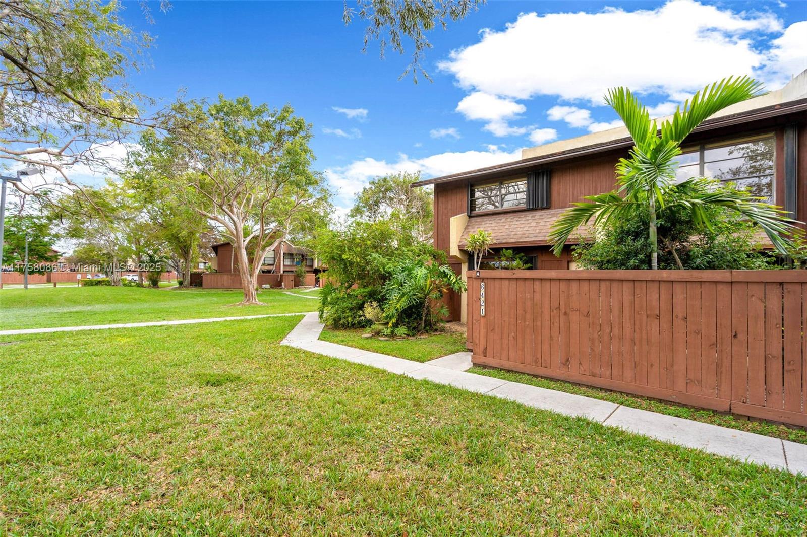 6421 Southwest 116th Court, Unit A Miami, FL 33173 - Photo 3 of 34