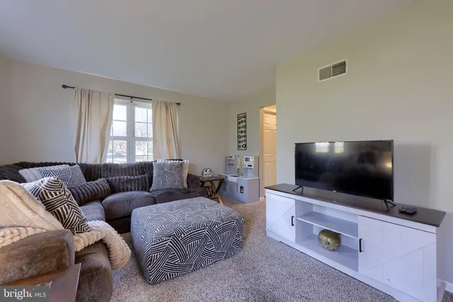 $325,000 | 4003 Parkside Court, Mount Joy, PA 17552