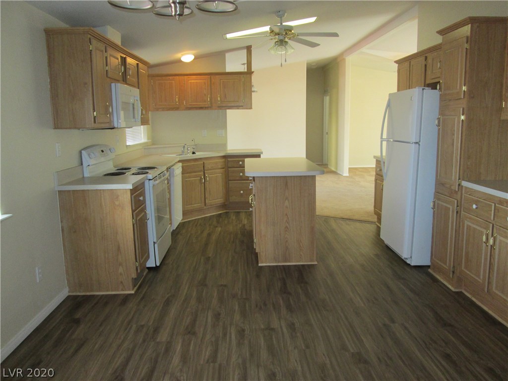390 Blosser Ranch Pahrump, NV 89060 - Photo 5 of 26 Gallery Image 5