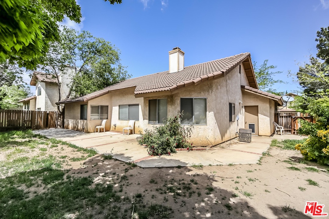 1334 Kings Road Palmdale, CA 93551 - Photo 14 of 17