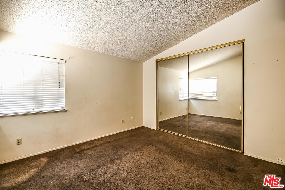 1334 Kings Road Palmdale, CA 93551 - Photo 8 of 17