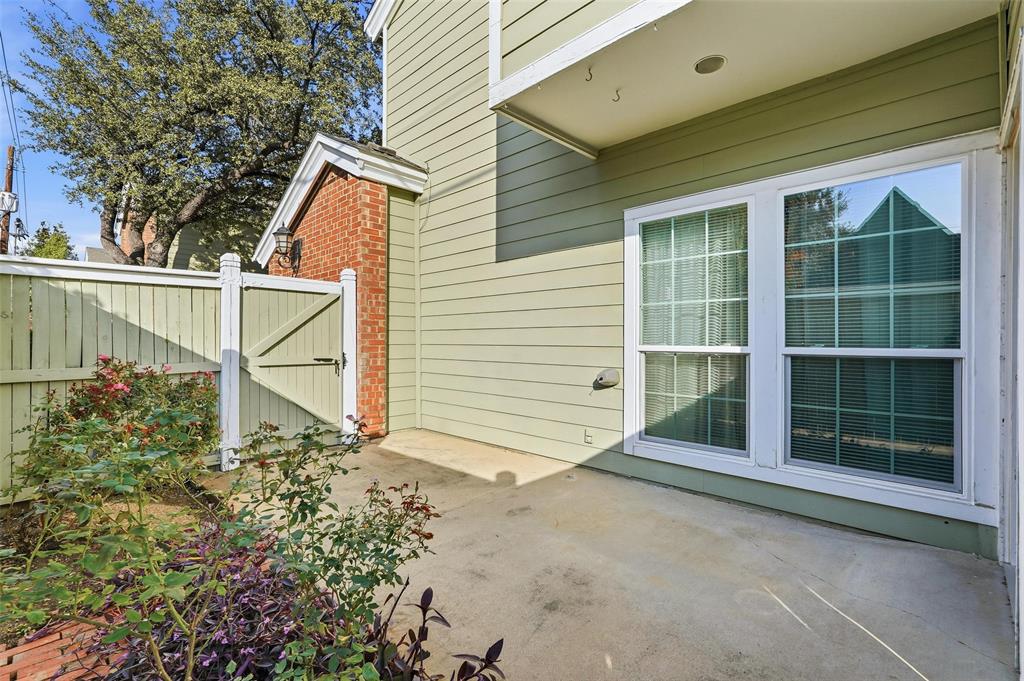 6220 Bentwood Trail, Unit 908 Dallas, TX 75252 - Photo 29 of 40 a view of front door and yard