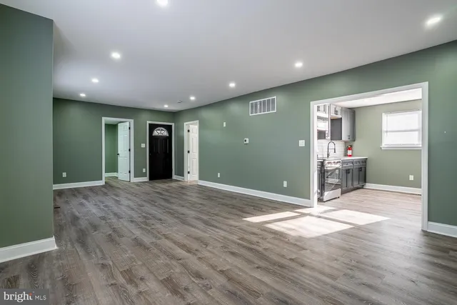 $2,150 | 95 New Freedom Road, Unit H1, Clementon, NJ 08021