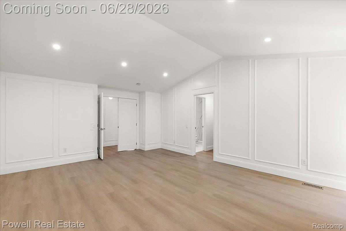 1447 Ravineview Court, Unit C12 Bloomfield Hills, MI 48304 - Photo 32 of 49 52-1447 Ravineview-52.jpg